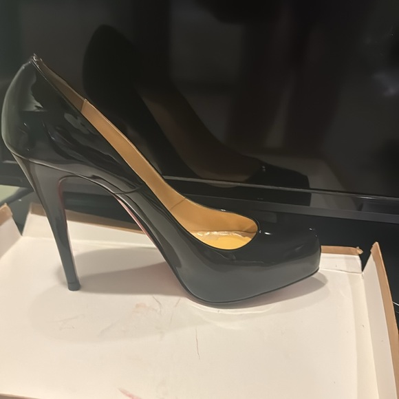 COPY - Size 42 fits more like a 10 rather than an 11. Comes with box & shoe bags - Picture 11 of 11